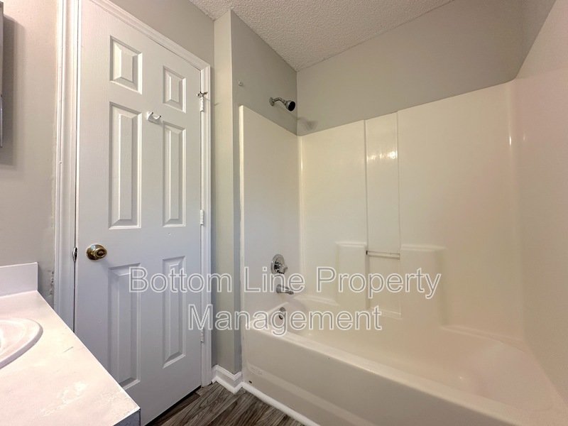 Cozy 3 Bed 2 Bath Home Minutes From University property image