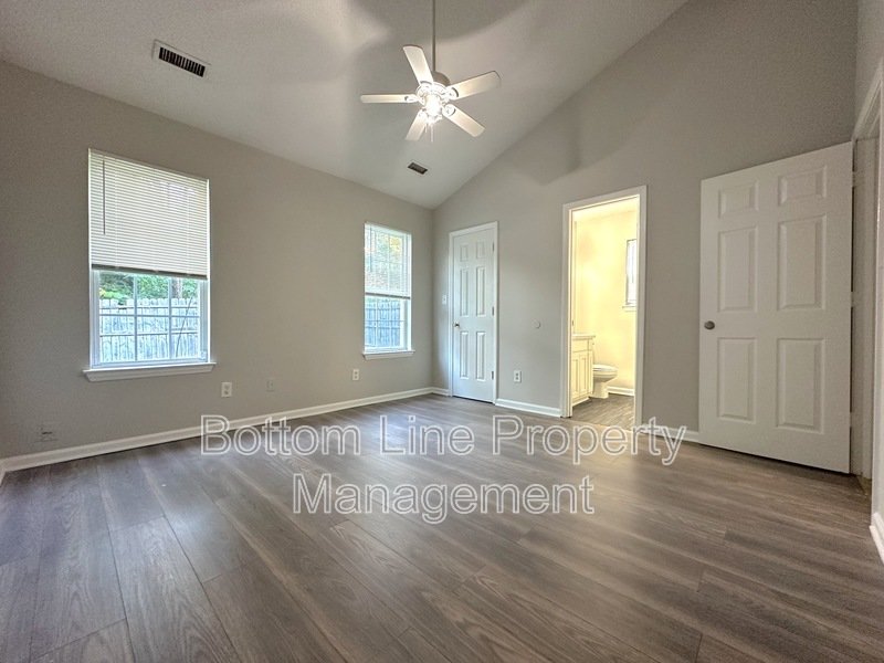 Cozy 3 Bed 2 Bath Home Minutes From University property image