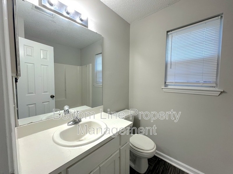 Cozy 3 Bed 2 Bath Home Minutes From University property image