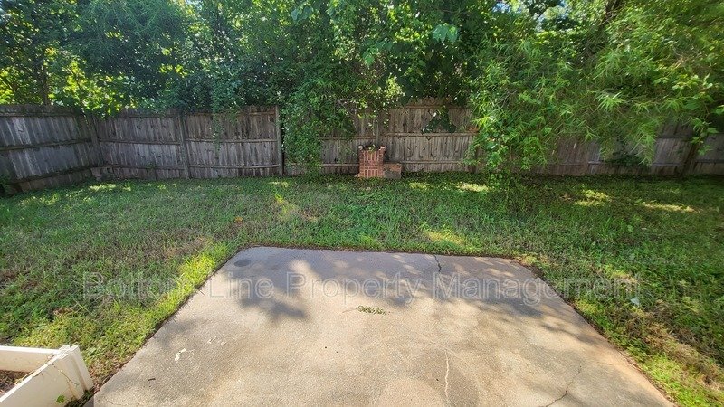 Cozy 3 Bed 2 Bath Home Minutes From University property image