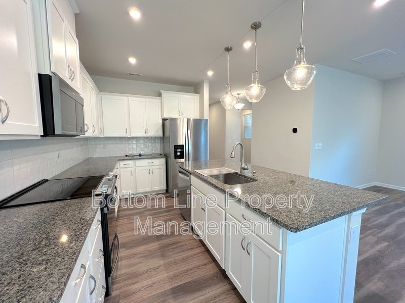 Only half deposit upfront! Ask about our flexible deposit option to help with move in cost. We care about your finances! property image