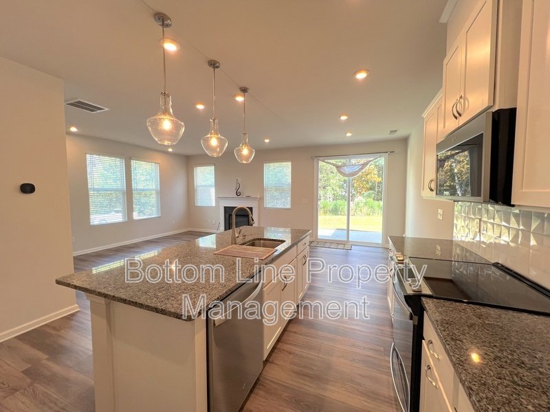 Only half deposit upfront! Ask about our flexible deposit option to help with move in cost. We care about your finances! property image