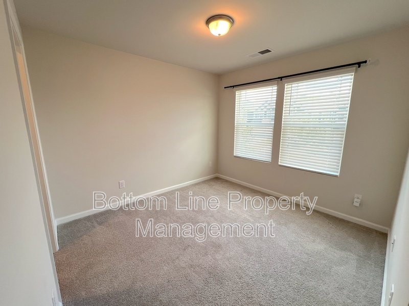 Only half deposit upfront! Ask about our flexible deposit option to help with move in cost. We care about your finances! property image