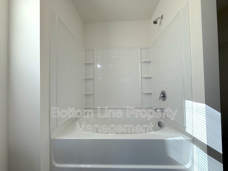 Spacious 3 Bed 2.5 Bath Home In Locust property image