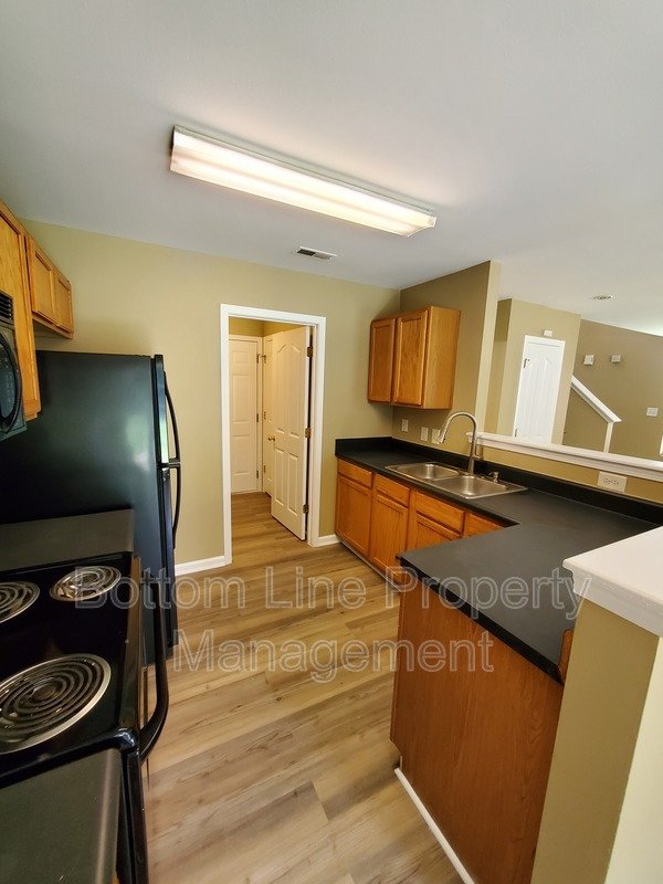 Spacious 3 Bedroom Home with 2.5 Bathrooms, 2-Car Garage, Prime Location! property image