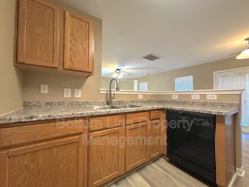 Spacious 3 Bedroom Home with 2.5 Bathrooms, 2-Car Garage, Prime Location! property image