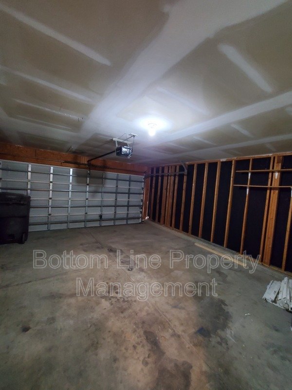 Spacious 3 Bedroom Home with 2.5 Bathrooms, 2-Car Garage, Prime Location! property image