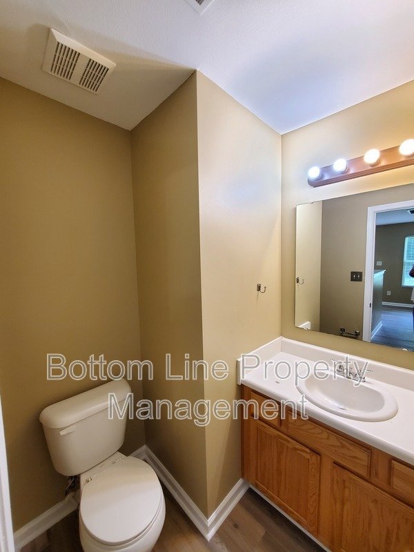 Spacious 3 Bedroom Home with 2.5 Bathrooms, 2-Car Garage, Prime Location! property image