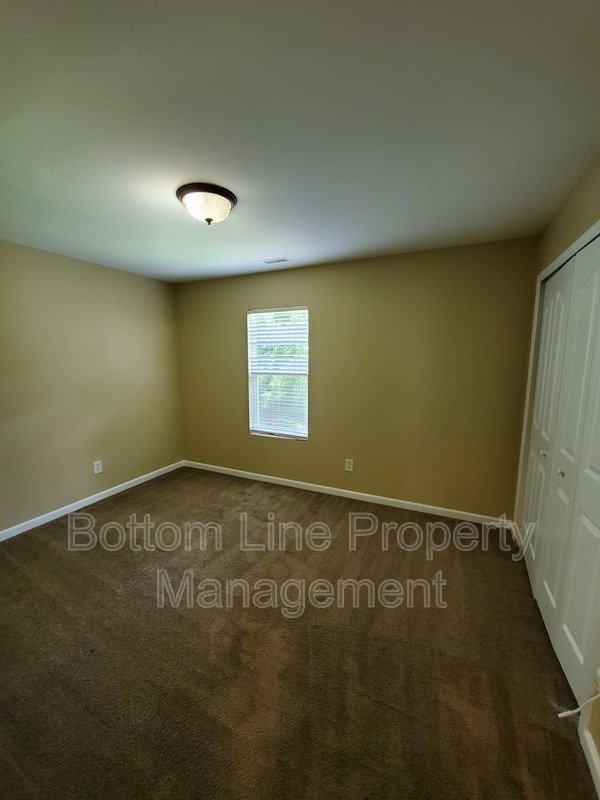 Spacious 3 Bedroom Home with 2.5 Bathrooms, 2-Car Garage, Prime Location! property image