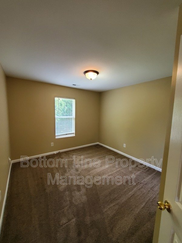 Spacious 3 Bedroom Home with 2.5 Bathrooms, 2-Car Garage, Prime Location! property image