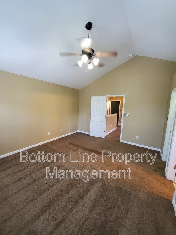 Spacious 3 Bedroom Home with 2.5 Bathrooms, 2-Car Garage, Prime Location! property image