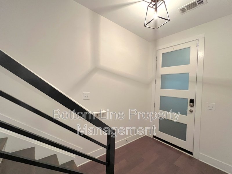 211 Doggett St property image