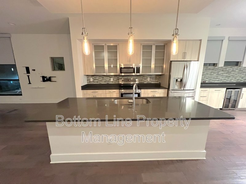 211 Doggett St property image