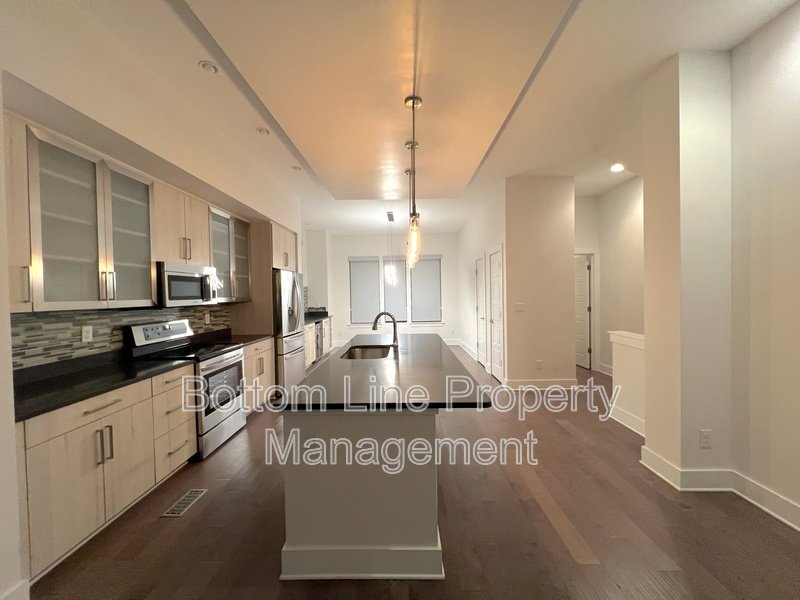 211 Doggett St property image