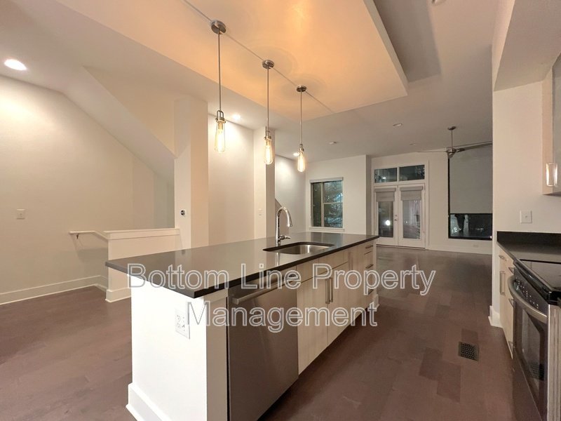 211 Doggett St property image