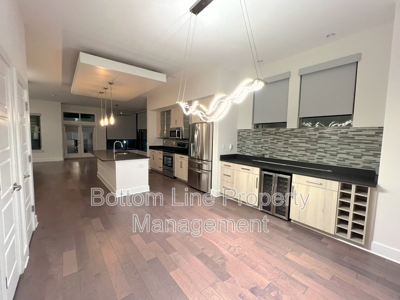 211 Doggett St property image