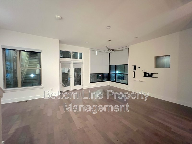 211 Doggett St property image