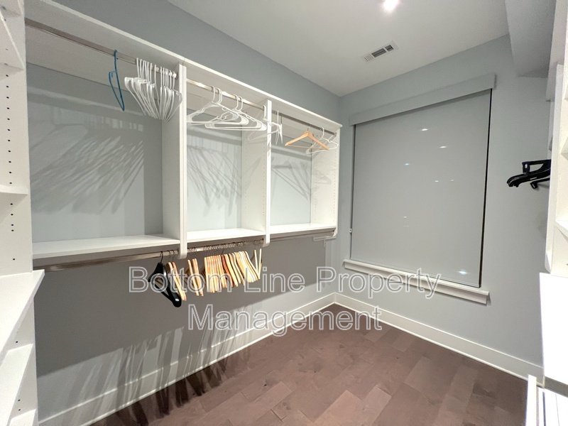 211 Doggett St property image