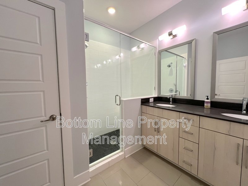 211 Doggett St property image