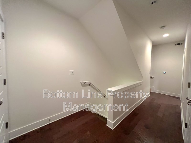 211 Doggett St property image