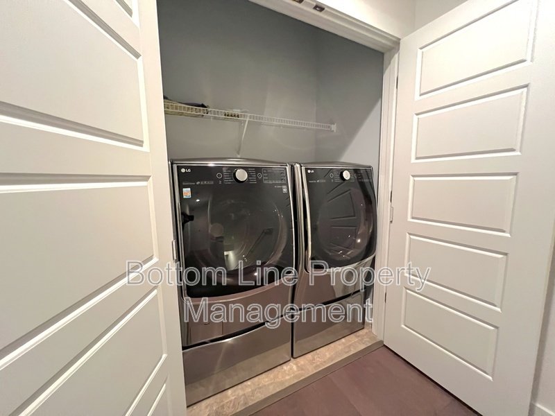 211 Doggett St property image