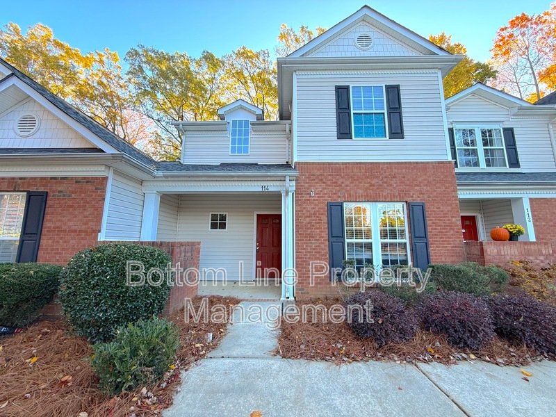 Cozy 3 Bed 2 Bath Townhome Near DownTown Charlotte property image