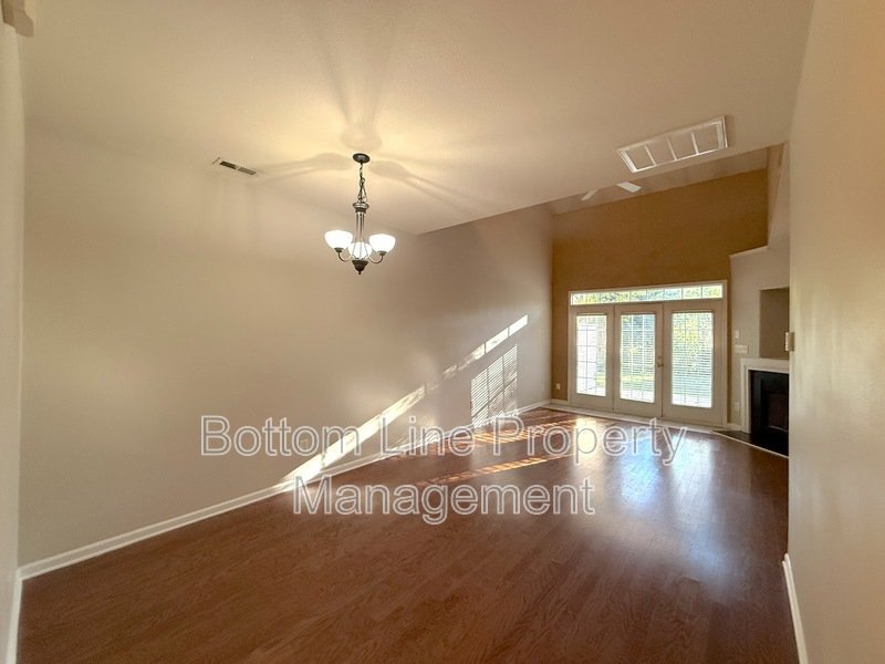 Cozy 3 Bed 2 Bath Townhome Near DownTown Charlotte property image