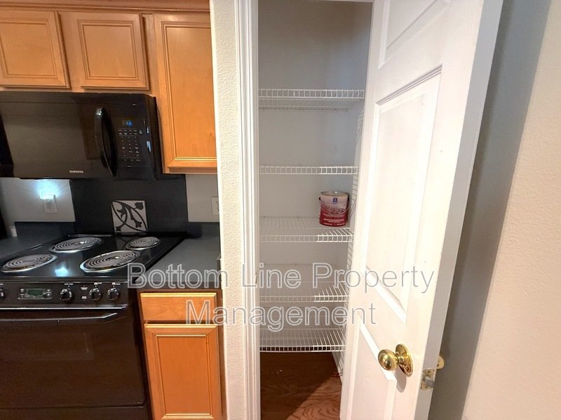 Cozy 3 Bed 2 Bath Townhome Near DownTown Charlotte property image