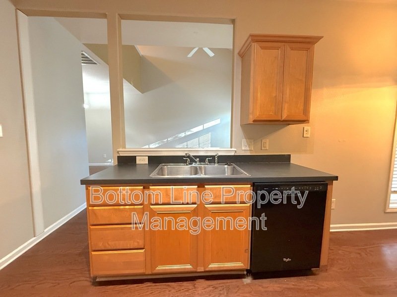 Cozy 3 Bed 2 Bath Townhome Near DownTown Charlotte property image