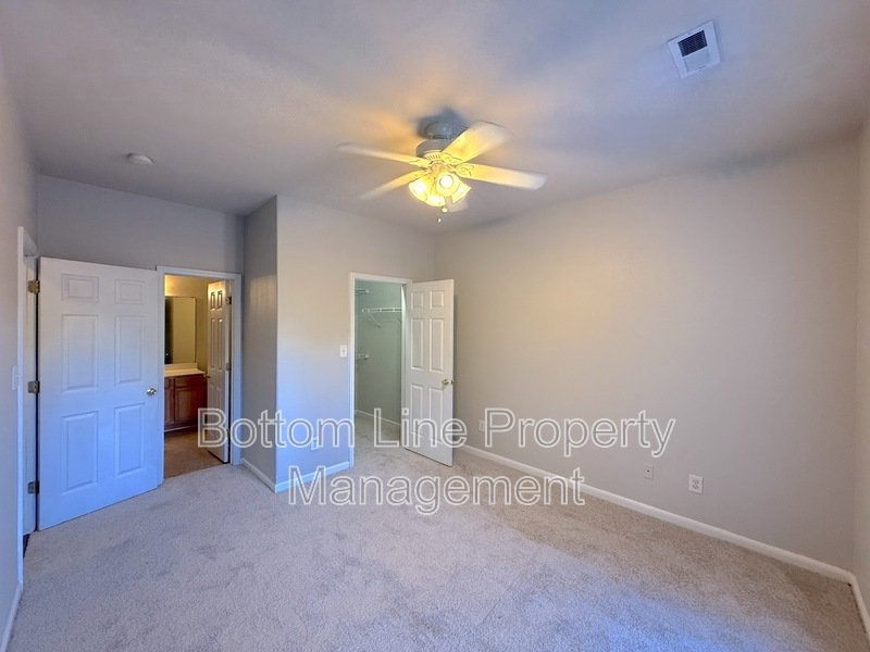 Cozy 3 Bed 2 Bath Townhome Near DownTown Charlotte property image