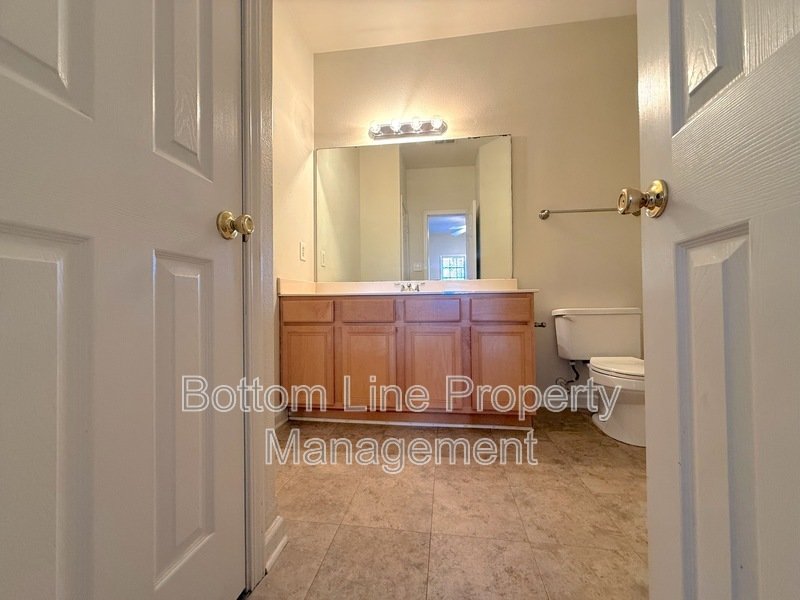 Cozy 3 Bed 2 Bath Townhome Near DownTown Charlotte property image