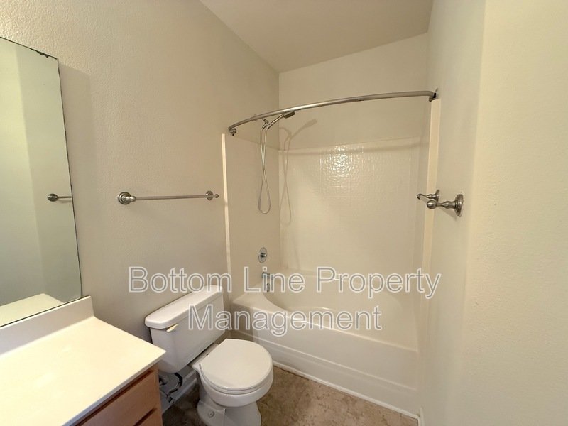 Cozy 3 Bed 2 Bath Townhome Near DownTown Charlotte property image