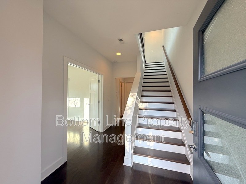Spacious 3 Bedroom 3.5 Bathroom Luxury Townhome Located Minutes From Dilworth property image