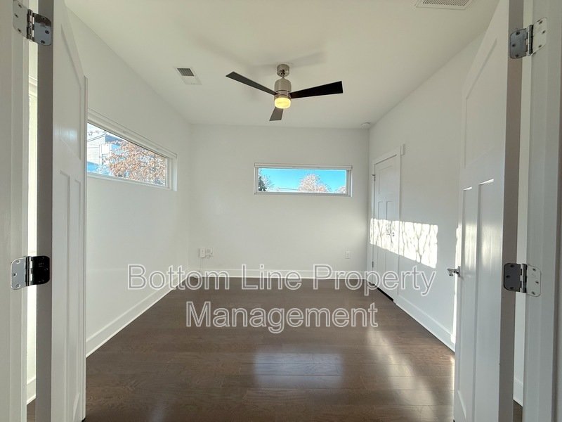 Spacious 3 Bedroom 3.5 Bathroom Luxury Townhome Located Minutes From Dilworth property image