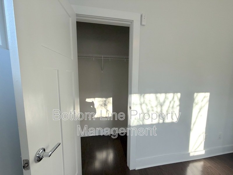 Spacious 3 Bedroom 3.5 Bathroom Luxury Townhome Located Minutes From Dilworth property image