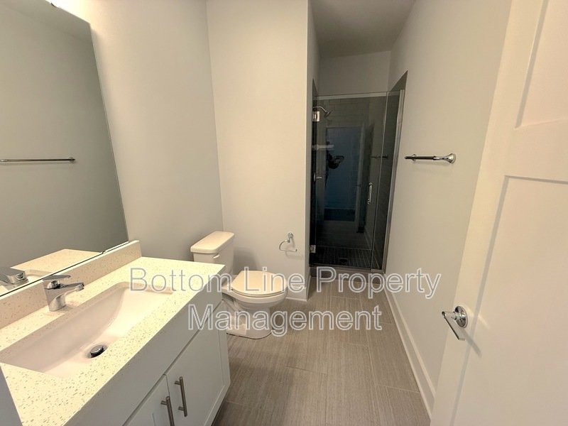 Spacious 3 Bedroom 3.5 Bathroom Luxury Townhome Located Minutes From Dilworth property image