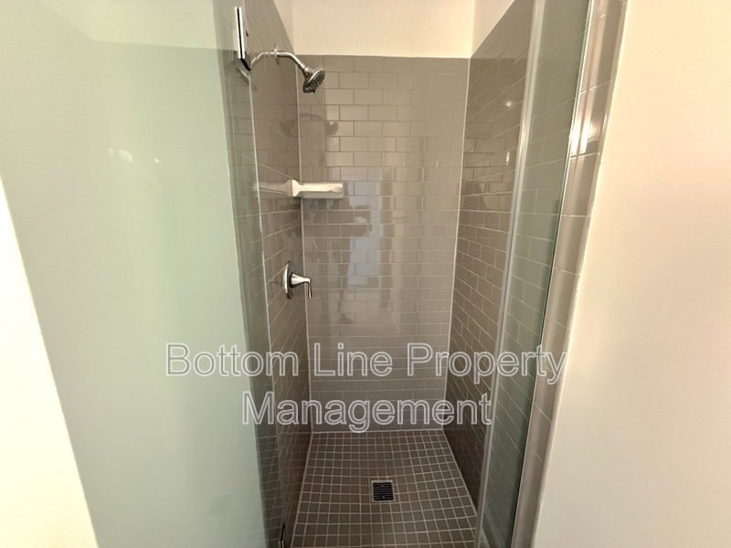 Spacious 3 Bedroom 3.5 Bathroom Luxury Townhome Located Minutes From Dilworth property image