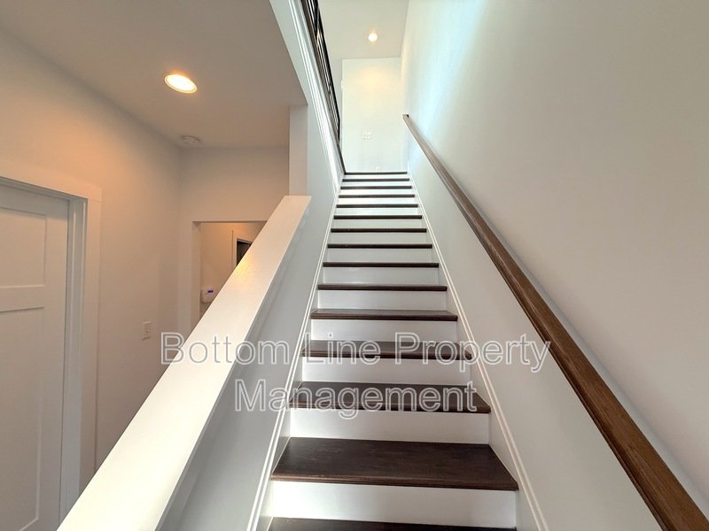 Spacious 3 Bedroom 3.5 Bathroom Luxury Townhome Located Minutes From Dilworth property image