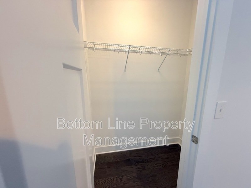 Spacious 3 Bedroom 3.5 Bathroom Luxury Townhome Located Minutes From Dilworth property image