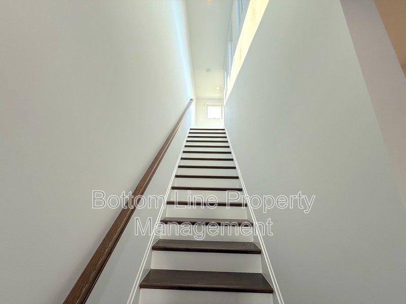 Spacious 3 Bedroom 3.5 Bathroom Luxury Townhome Located Minutes From Dilworth property image