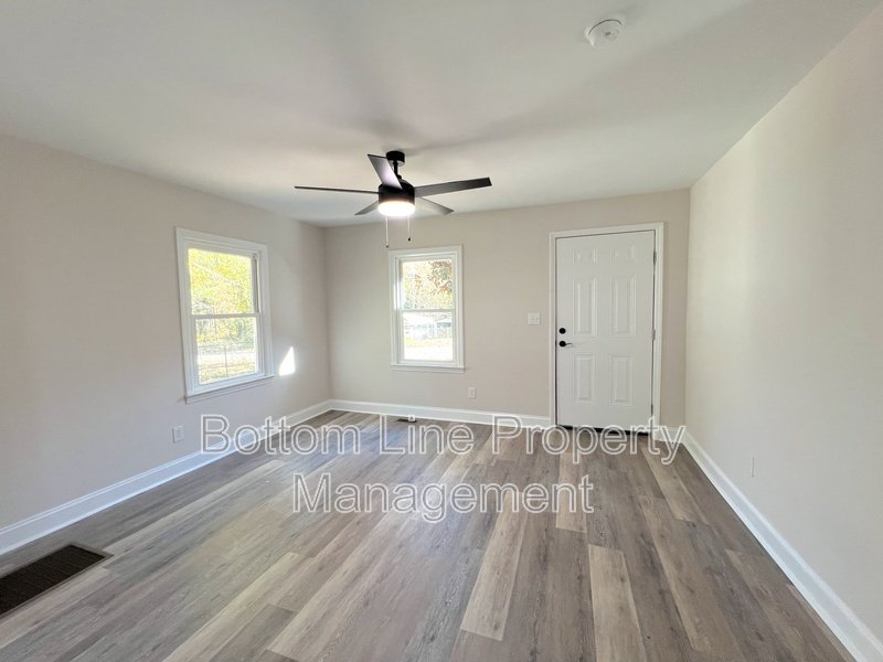 1506 Lake St. property image