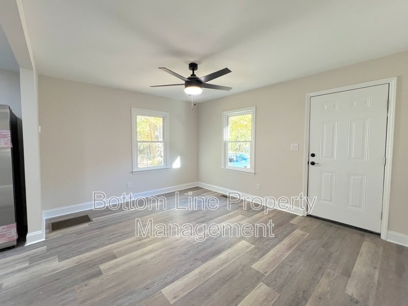 1506 Lake St. property image
