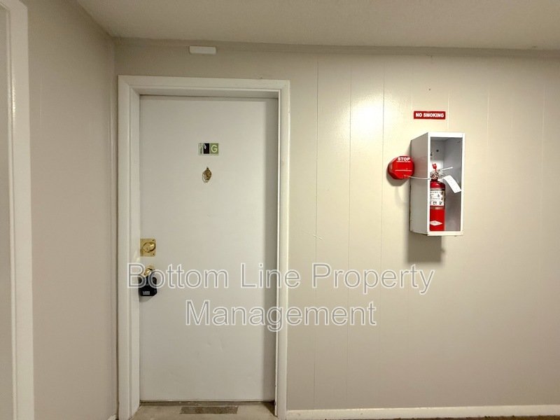 1 Bedroom 1 Bathroom Condo Located On Central Ave property image