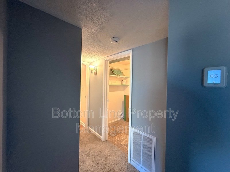 1 Bedroom 1 Bathroom Condo Located On Central Ave property image