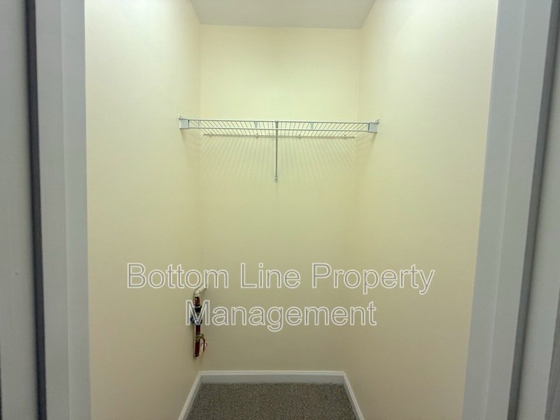 Elegant 4 Bedroom 3.5 Bath Corner Unit Townhome in GREAT LOCATION! property image