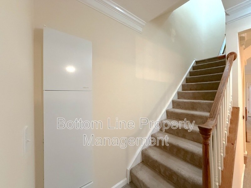 Elegant 4 Bedroom 3.5 Bath Corner Unit Townhome in GREAT LOCATION! property image