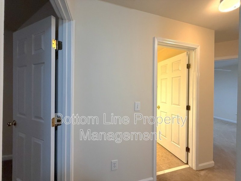 Elegant 4 Bedroom 3.5 Bath Corner Unit Townhome in GREAT LOCATION! property image