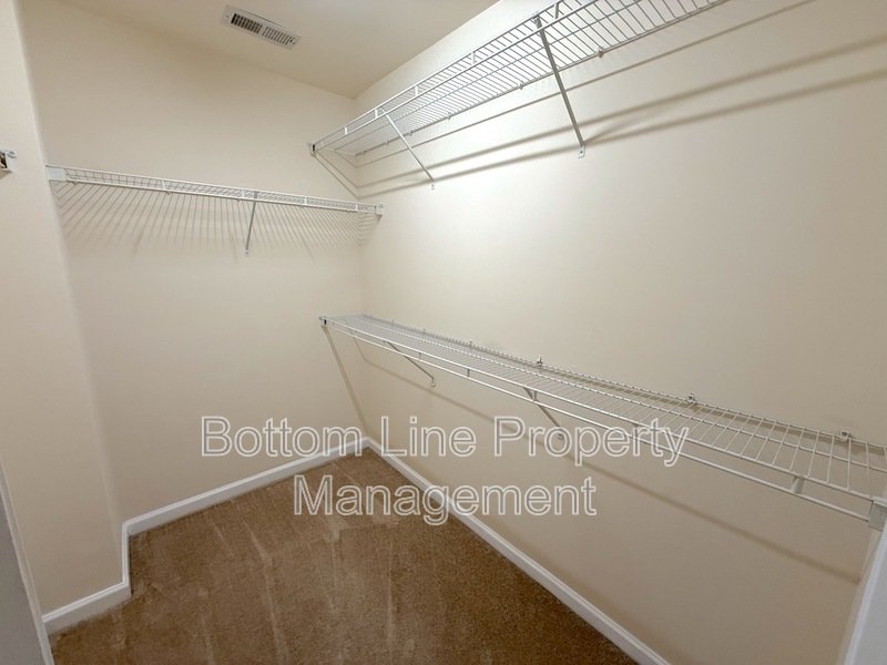 Elegant 4 Bedroom 3.5 Bath Corner Unit Townhome in GREAT LOCATION! property image