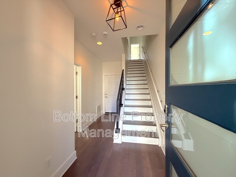 211 Doggett St property image