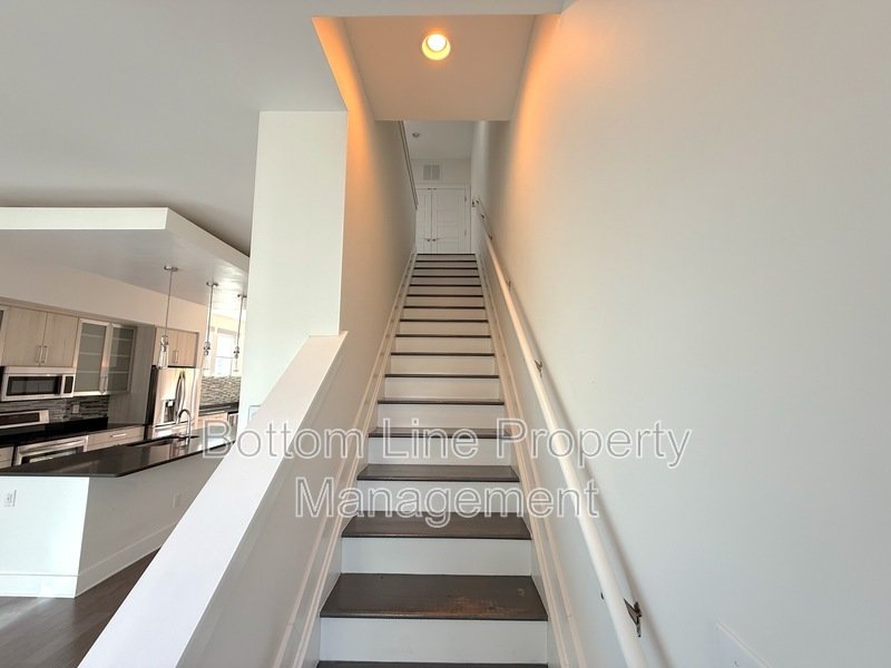 211 Doggett St property image